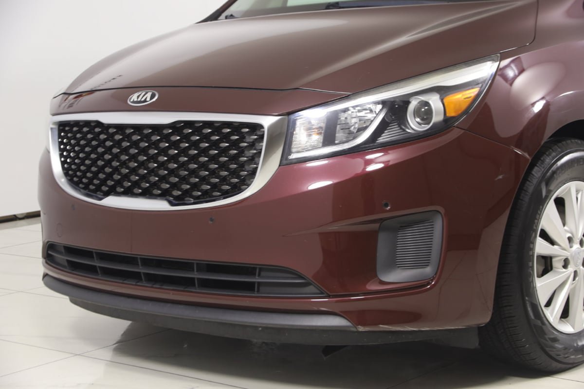Used 2017 Kia Sedona LX w/ LX Essentials Premium Package FWD image 41