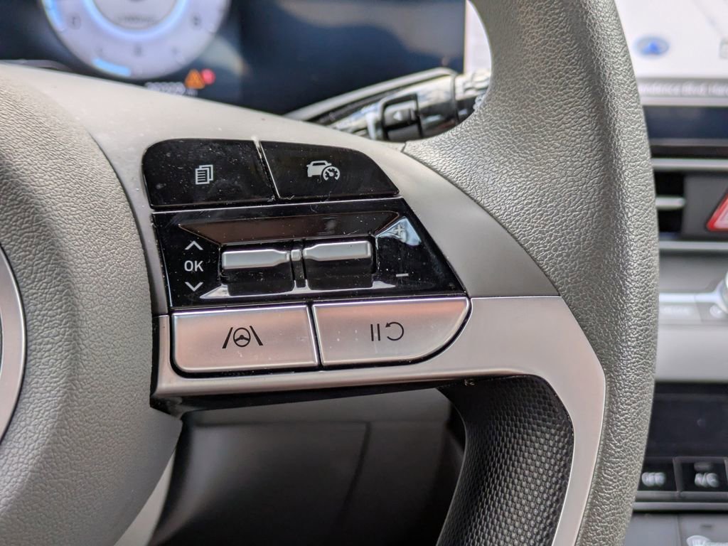 Used 2024 Hyundai Elantra SEL image 24