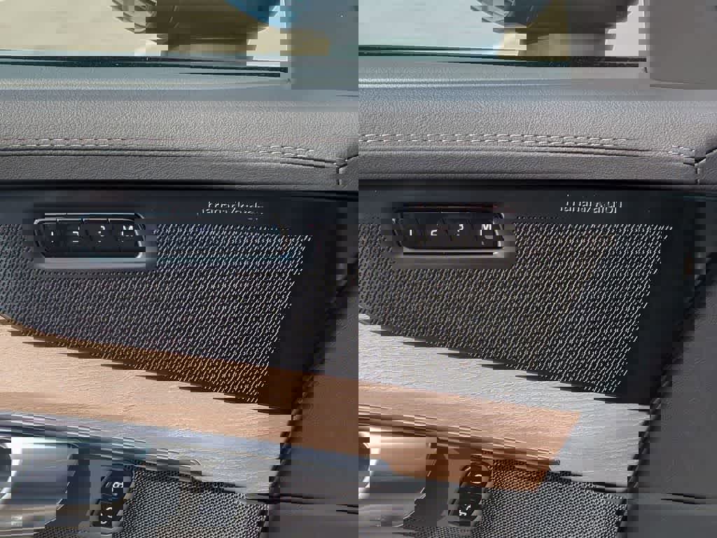 Used 2026 Volvo XC90 B5 Plus w/ Protection Package Premier image 29