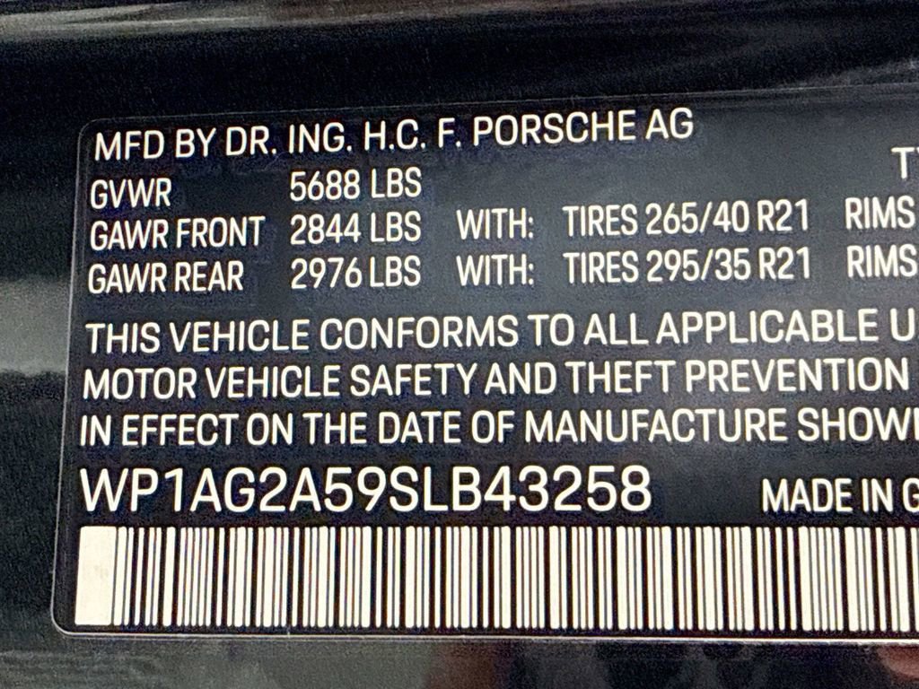 Certified 2025 Porsche Macan S AWD/4WD image 32