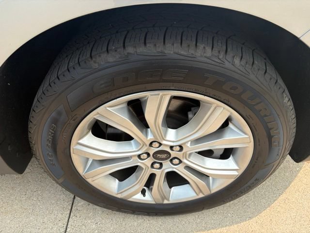 Used 2024 Ford Edge Titanium AWD/4WD image 20
