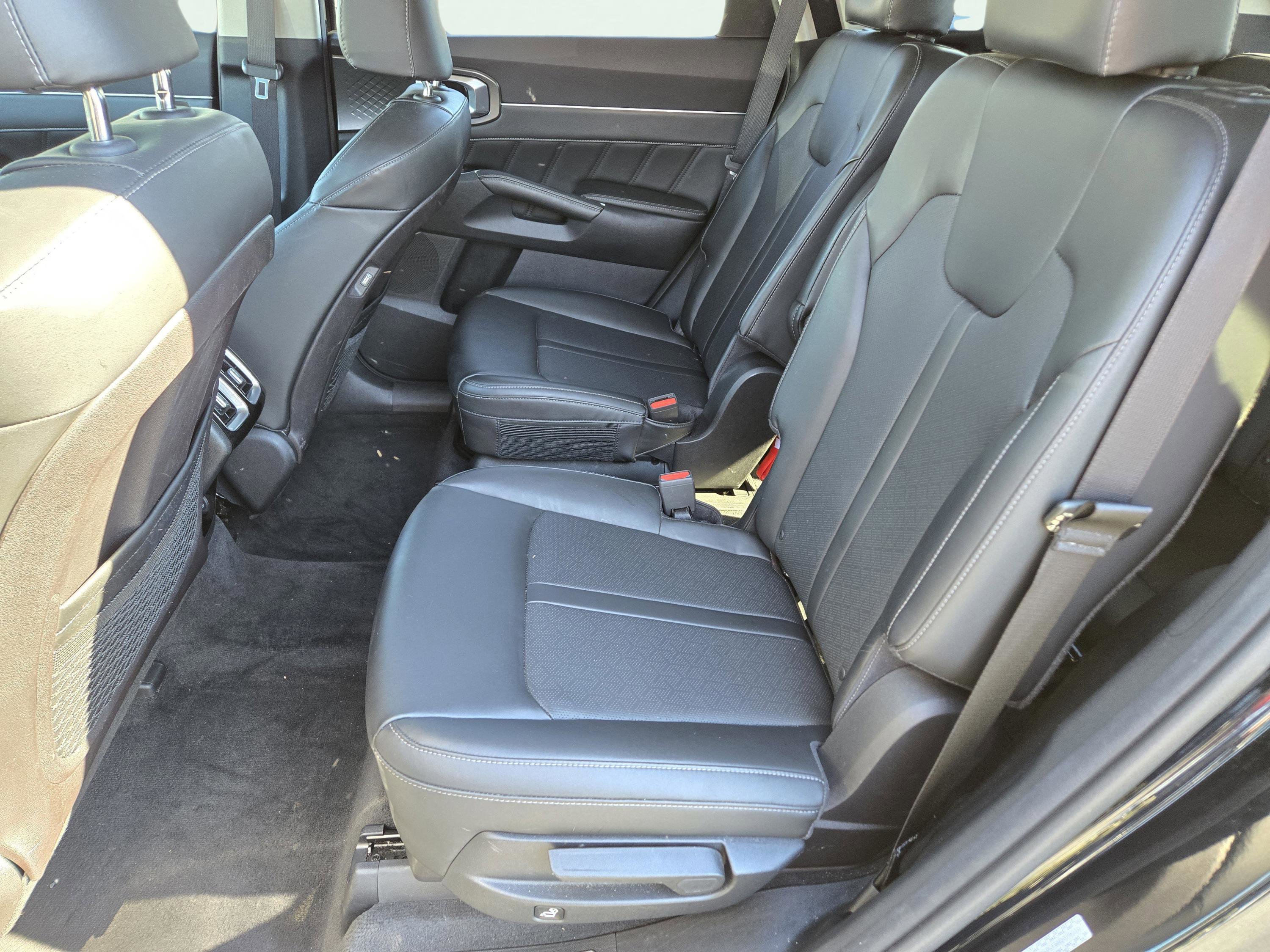 Used 2022 Kia Sorento SX image 13