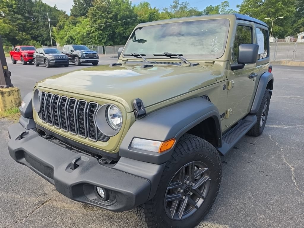 Used 2026 Jeep Wrangler Sport AWD/4WD image 4