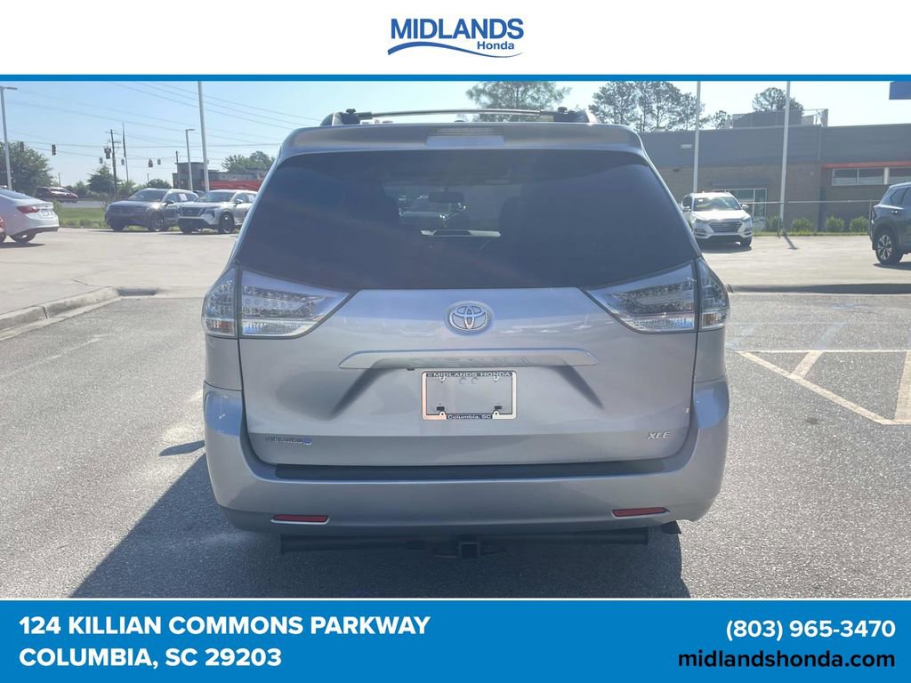 Used 2012 Toyota Sienna XLE FWD image 5