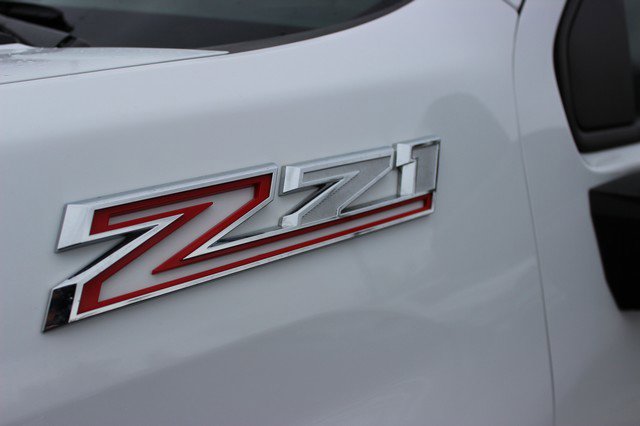 Used 2024 Chevrolet Silverado 2500 LT w/ Convenience Package image 3