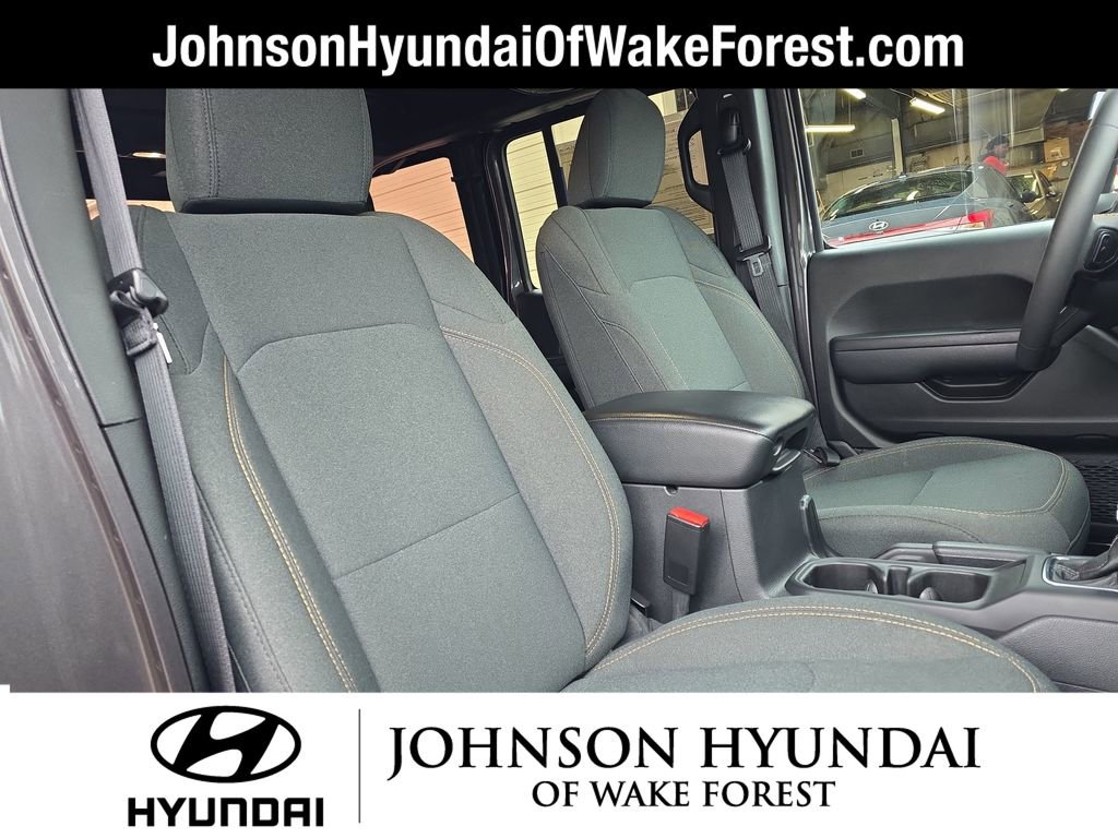 Used 2024 Jeep Wrangler Sport S image 21