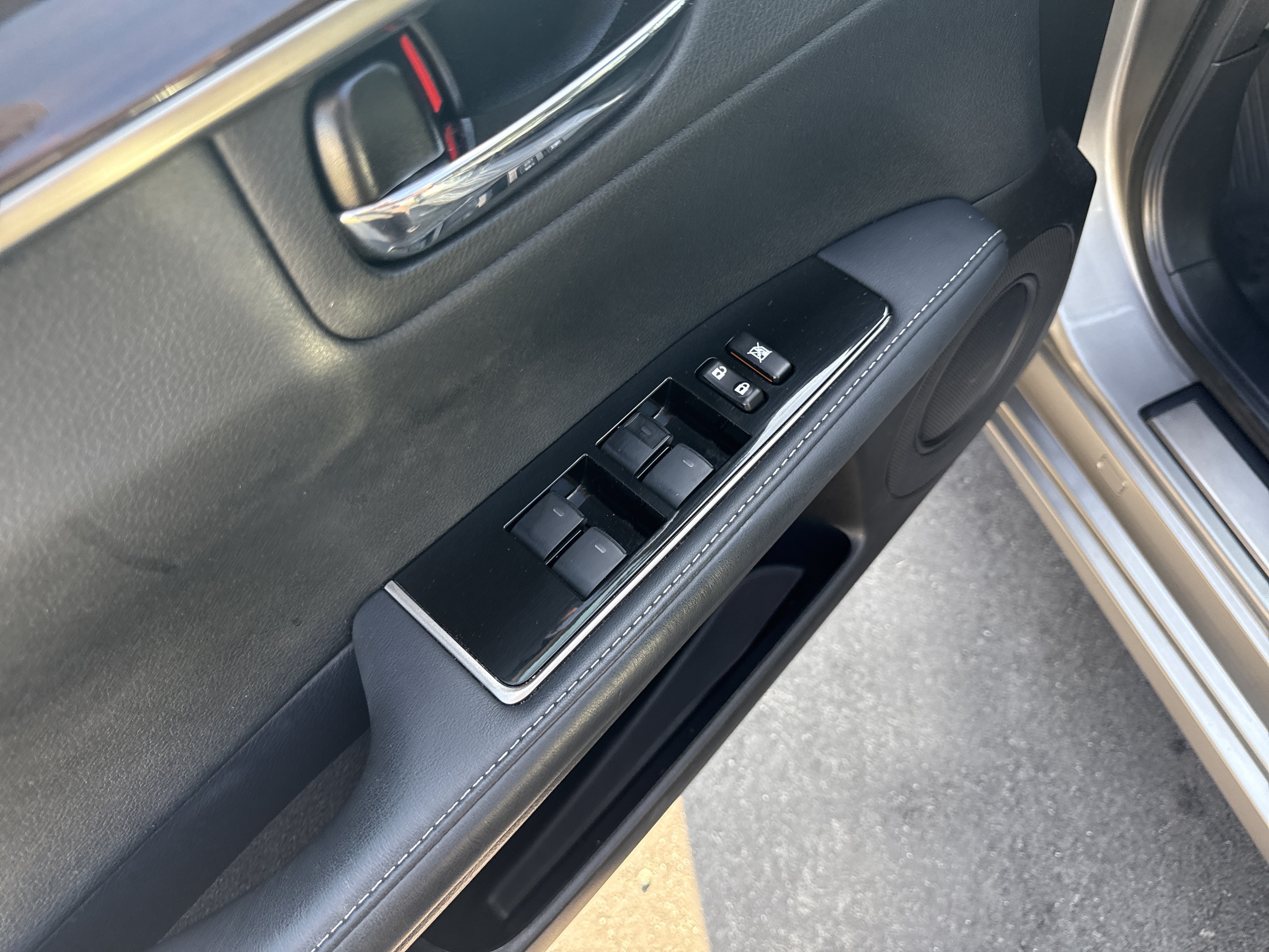 Used 2018 Lexus ES 350 w/ Navigation System Package FWD image 2