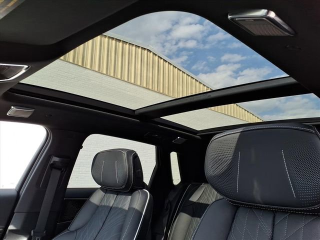 New 2026 Cadillac Lyriq V AWD/4WD image 8
