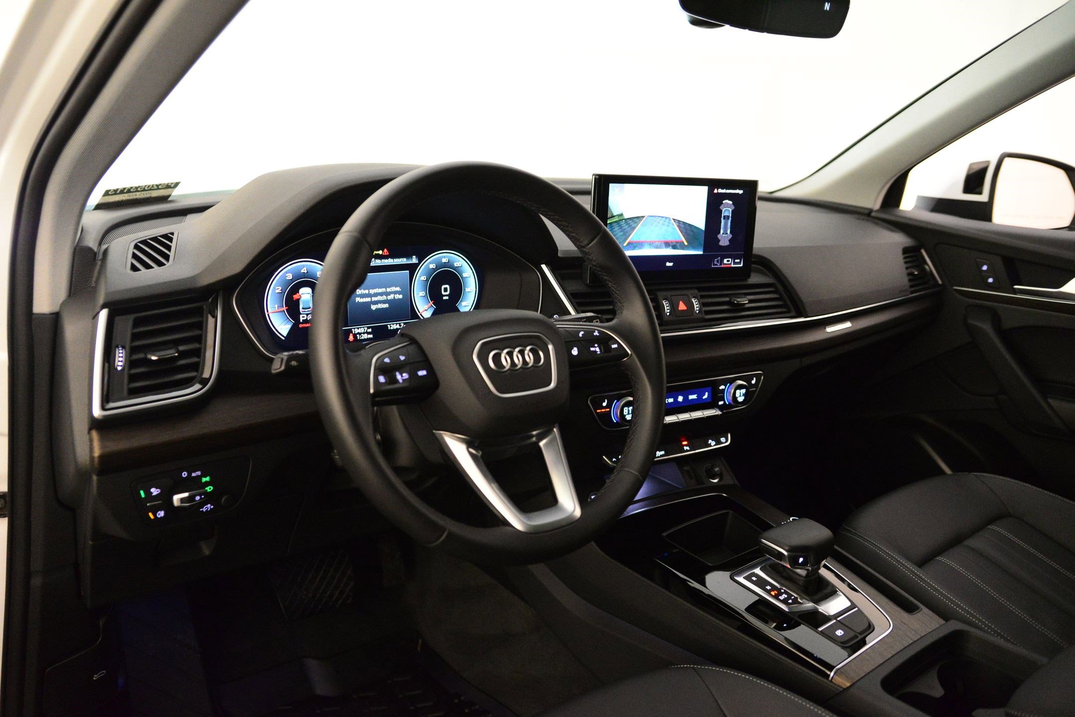 Certified 2025 Audi Q5 2.0T Premium w/ Convenience Plus Package image 30