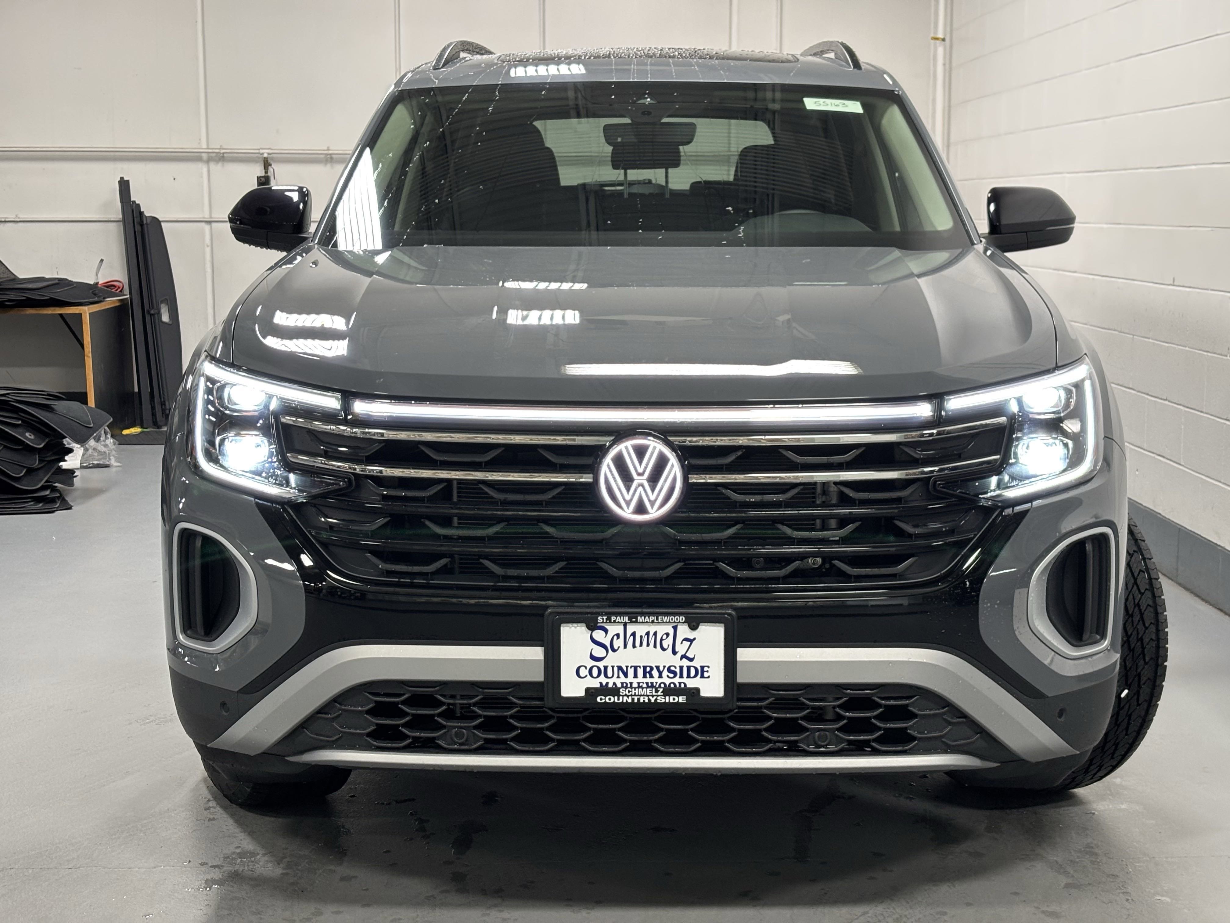 New 2025 Volkswagen Atlas Peak Edition SE image 6