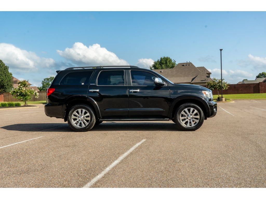 Used 2016 Toyota Sequoia Limited RWD image 4