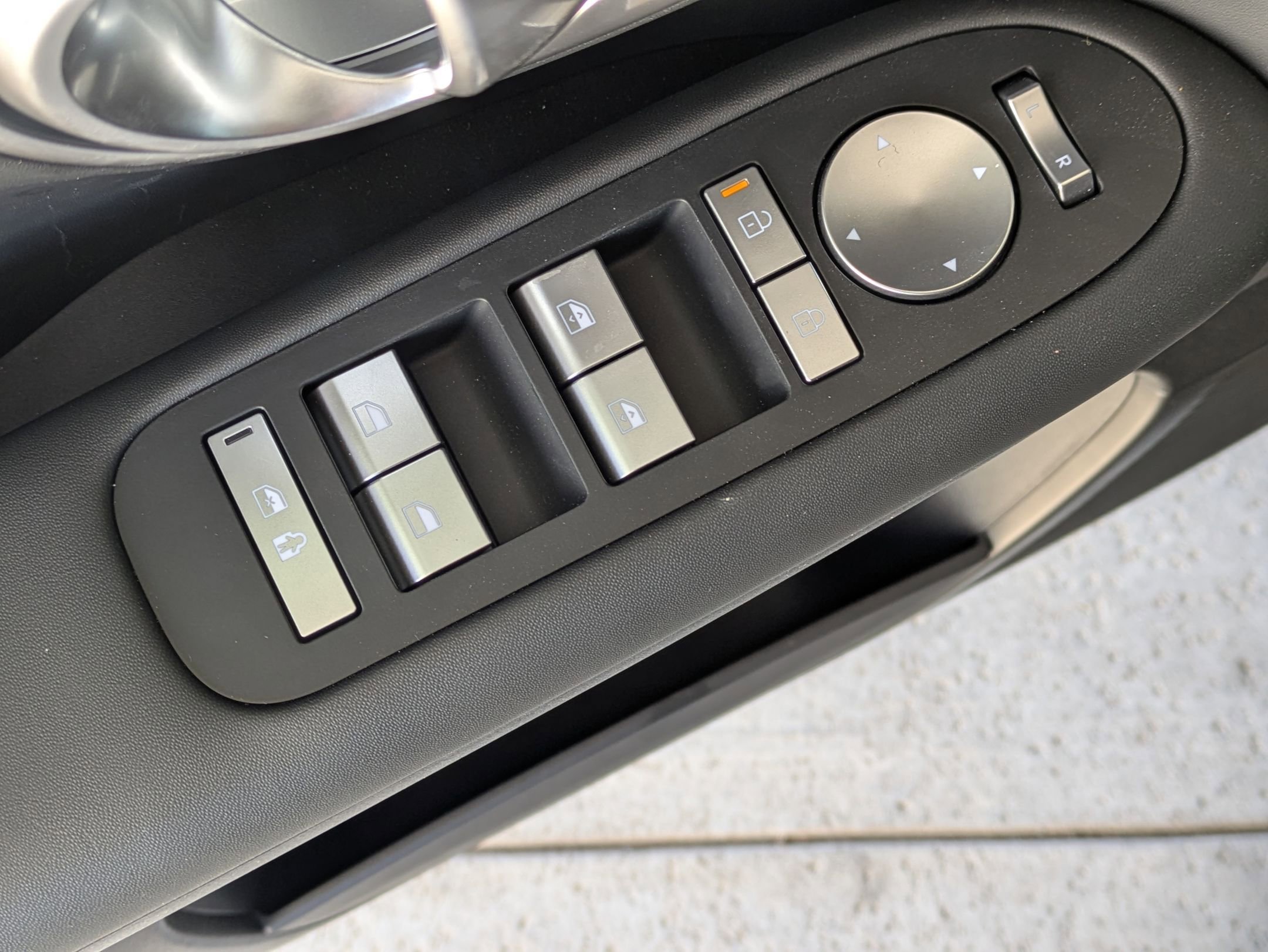 New 2026 Hyundai Ioniq 9 S image 13