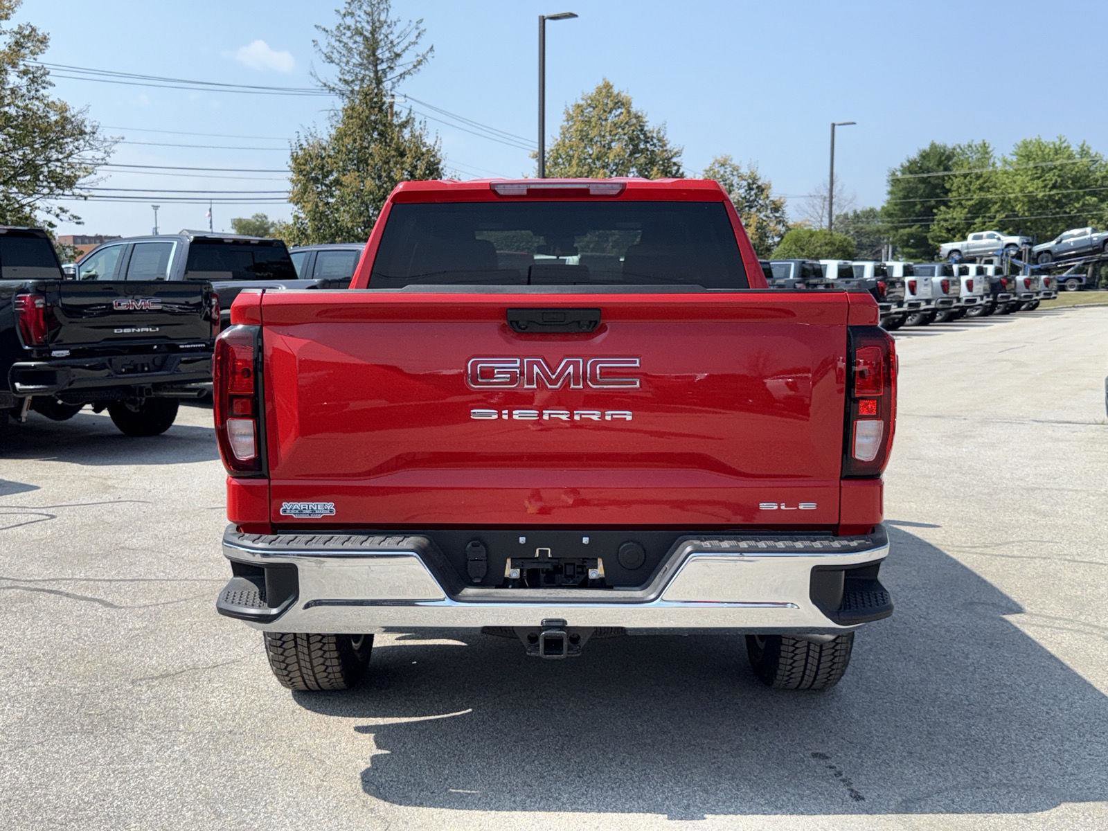 New 2025 GMC Sierra 1500 SLE image 12