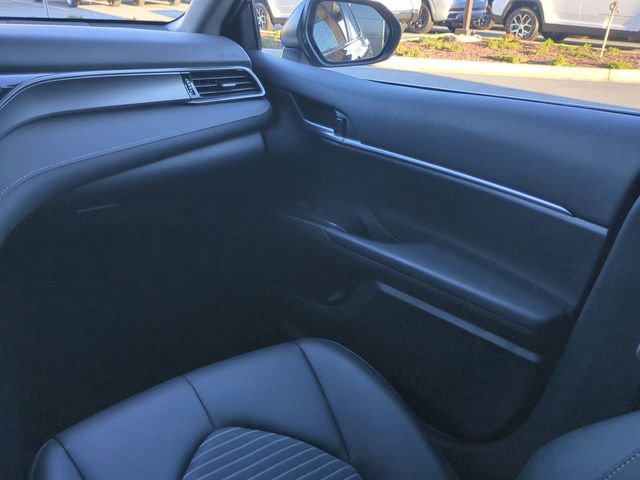 Used 2024 Toyota Camry SE image 16