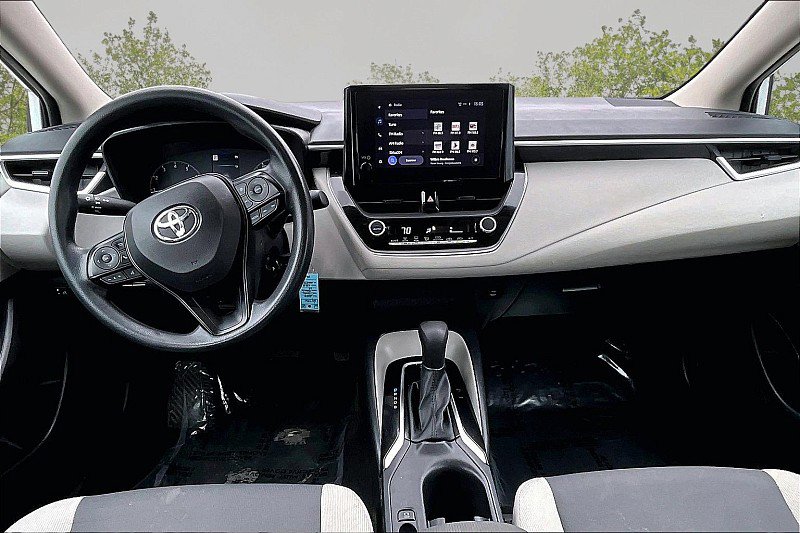 Used 2023 Toyota Corolla LE FWD image 7