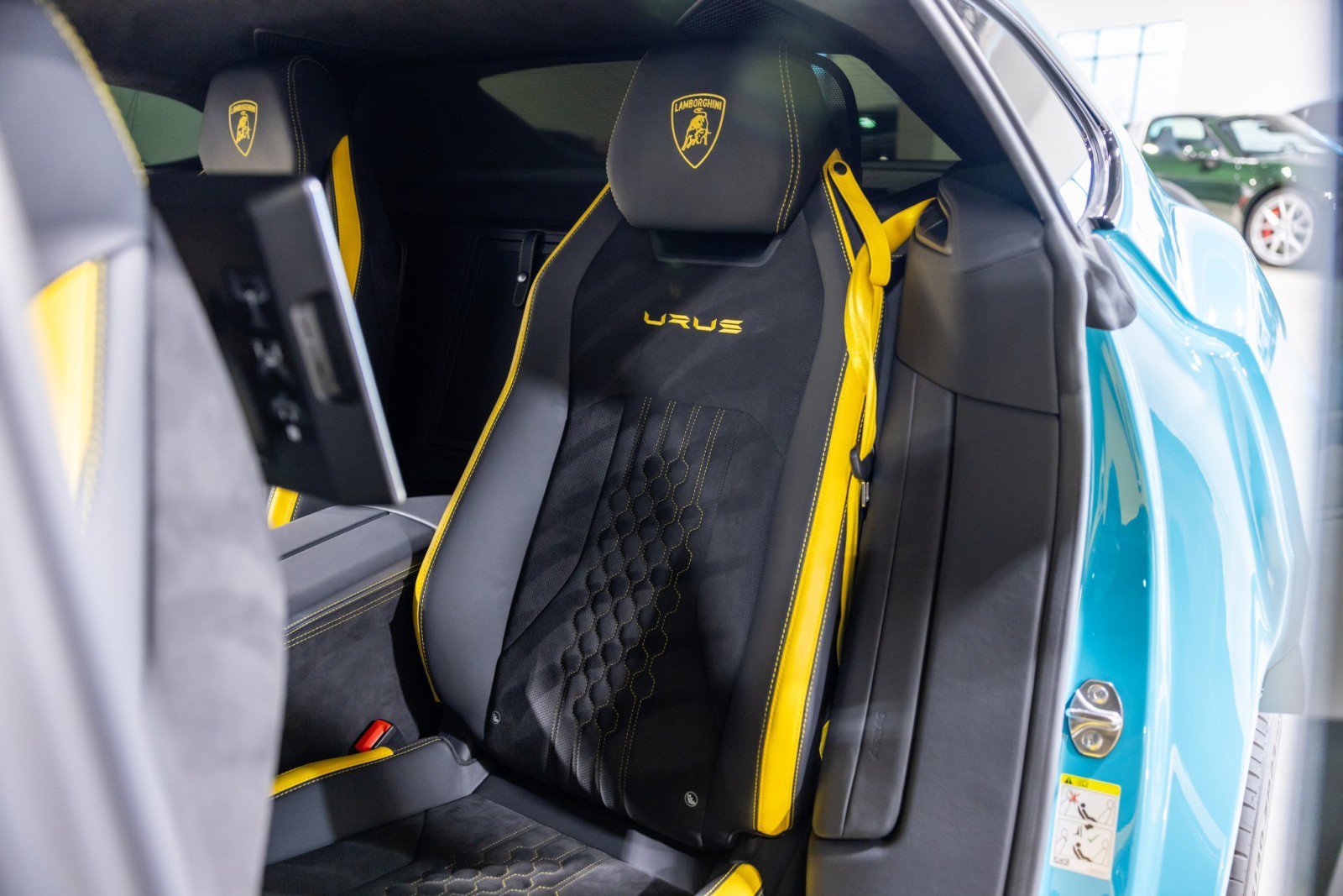 Used 2024 Lamborghini Urus S AWD/4WD image 36