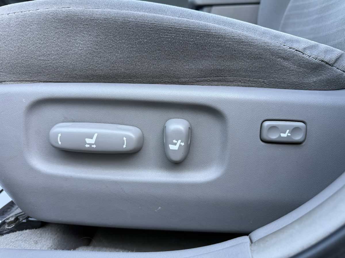 Used 2005 Toyota Camry LE image 22