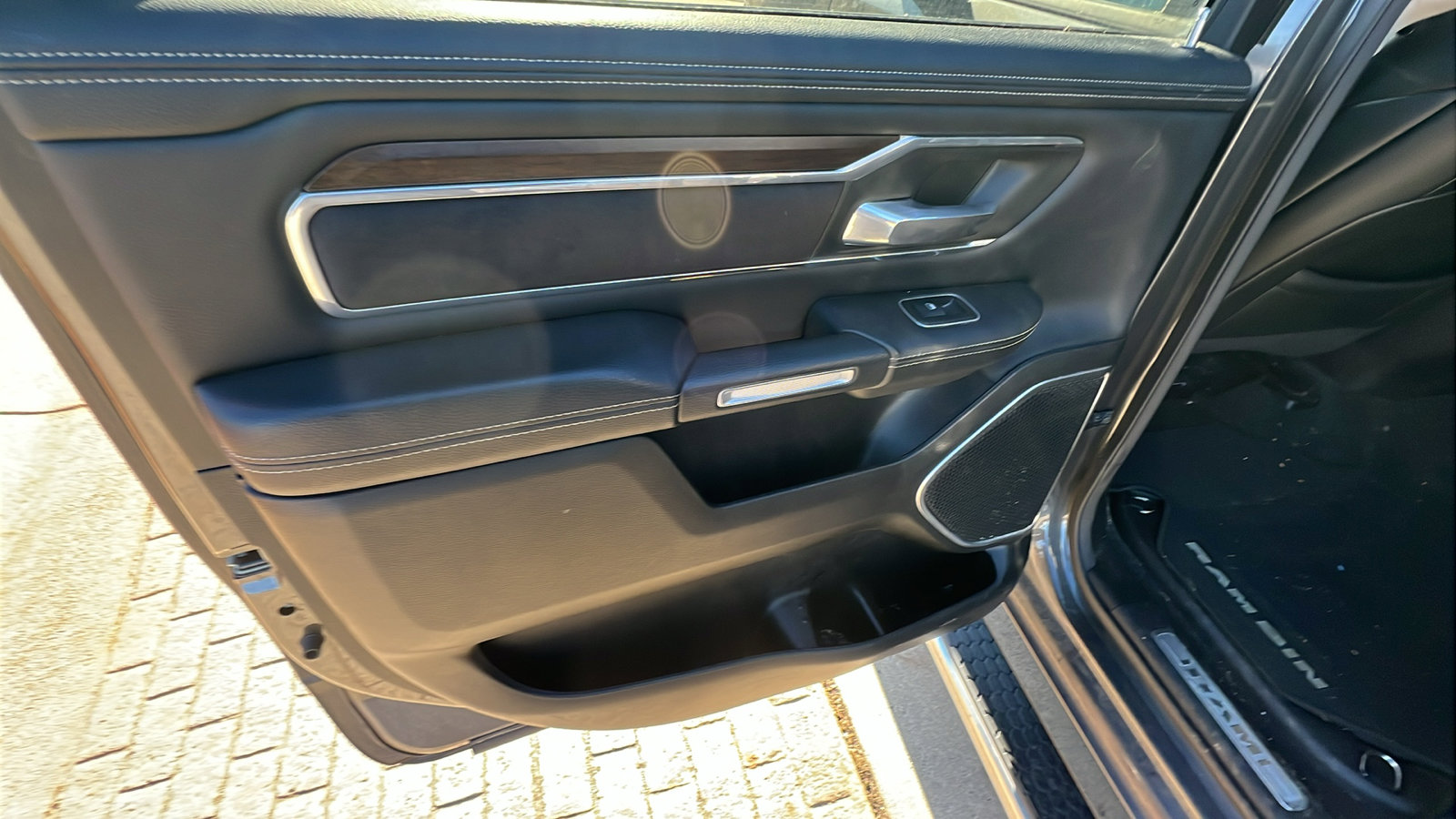 Used 2022 RAM 1500 Laramie image 22