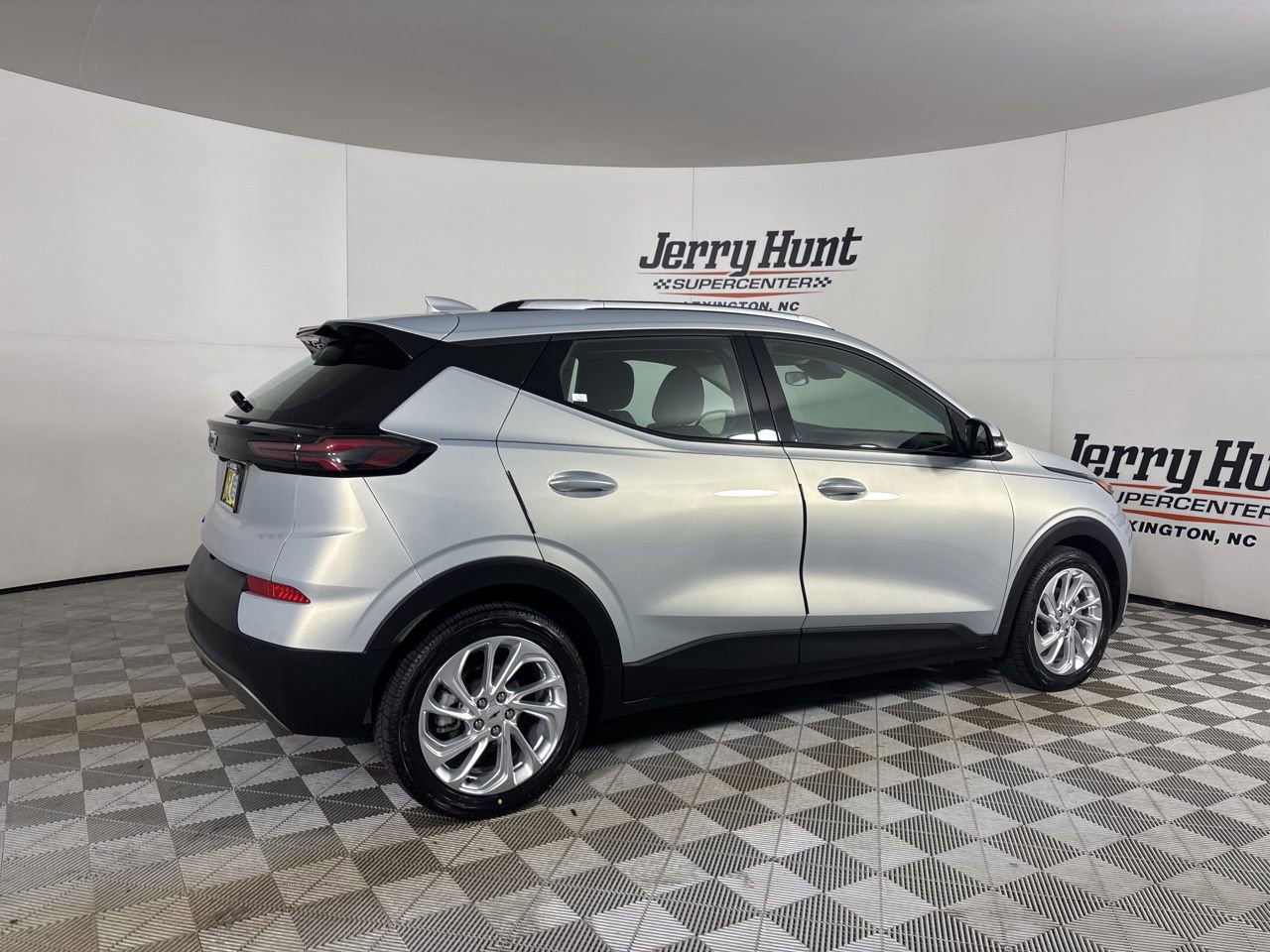 Used 2022 Chevrolet Bolt EUV LT w/ Comfort Package image 4