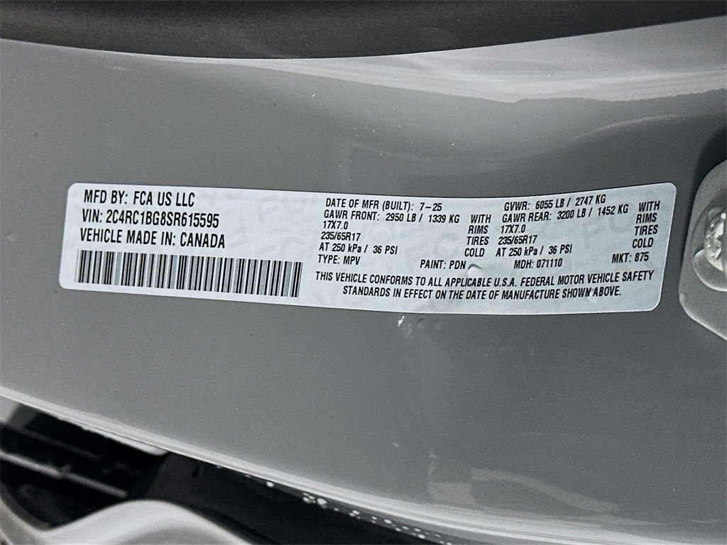 New 2025 Chrysler Pacifica Select w/ Uconnect Theater Family Group image 19