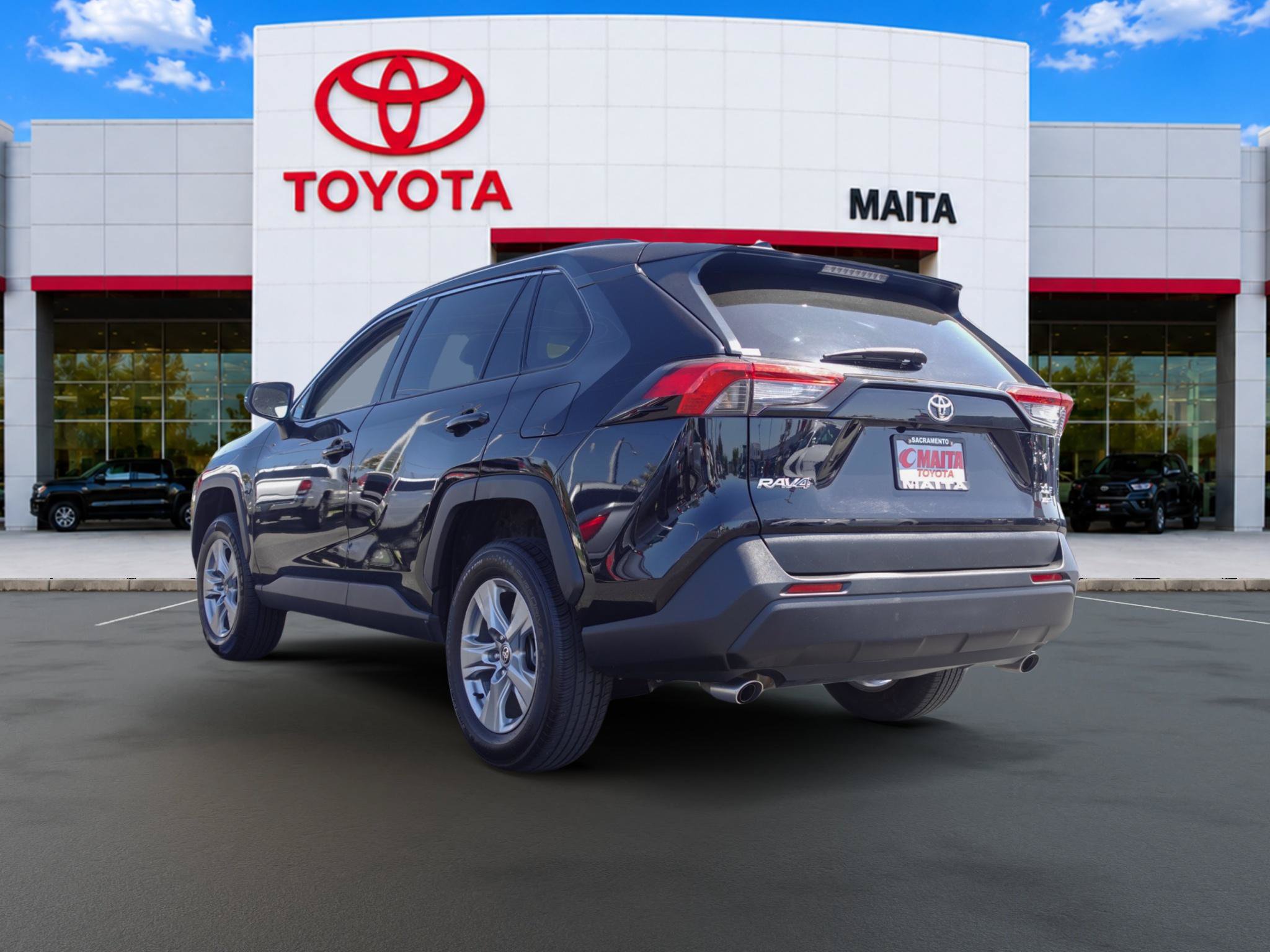 Used 2024 Toyota RAV4 XLE AWD/4WD image 5