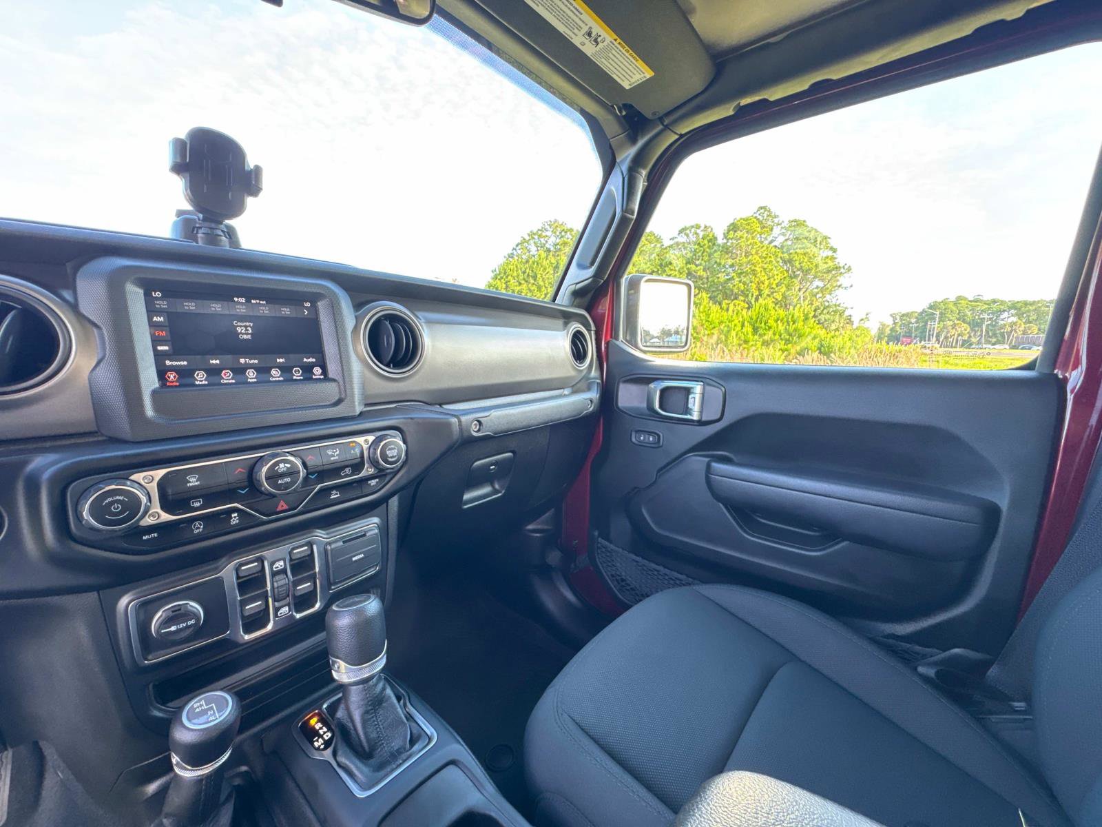 Certified 2022 Jeep Gladiator Overland AWD/4WD image 27