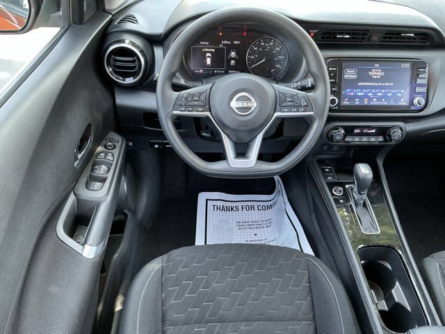 Used 2022 Nissan Kicks SV w/ Interior Electronics Package FWD image 12