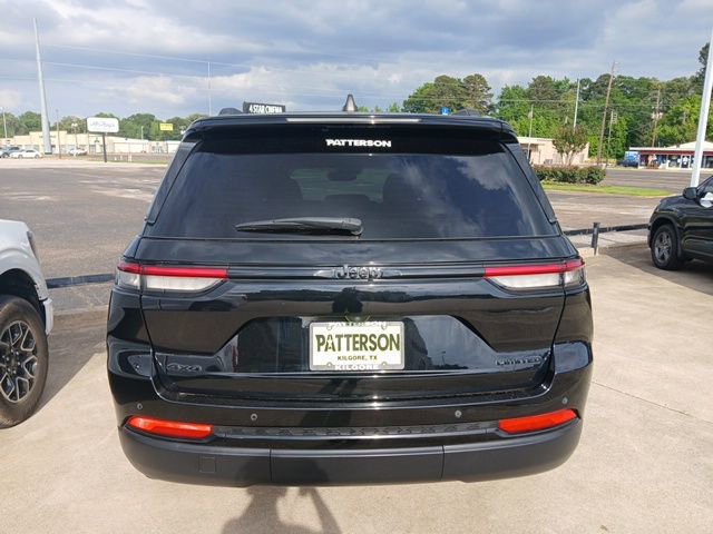 Used 2023 Jeep Grand Cherokee Limited w/ Black Appearance Package AWD/4WD image 4