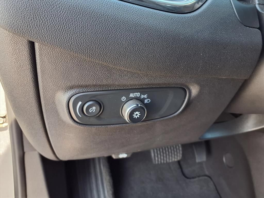 Used 2024 Chevrolet Equinox LT FWD image 6