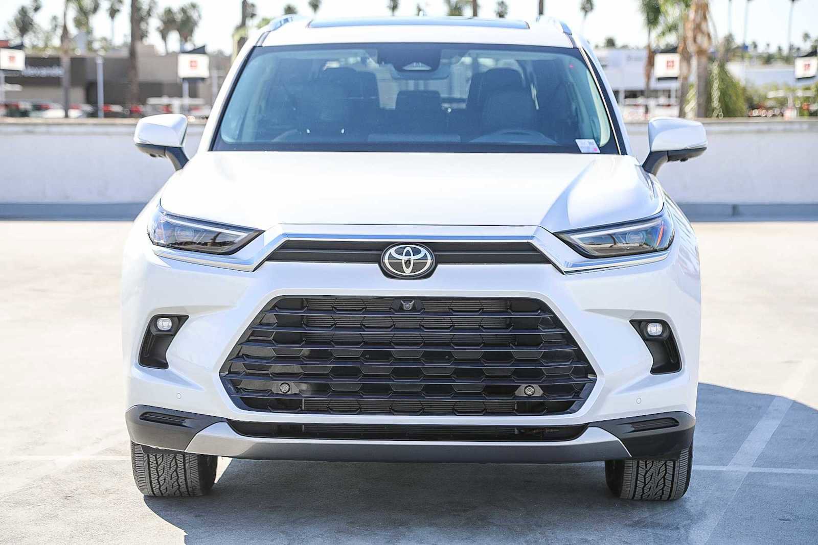 Used 2025 Toyota Grand Highlander Limited image 3