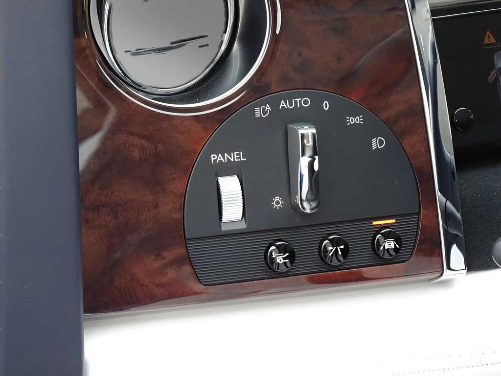 Certified 2019 Rolls-Royce Ghost RWD image 10