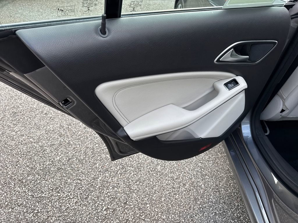 Used 2018 Mercedes-Benz CLA 250 image 21