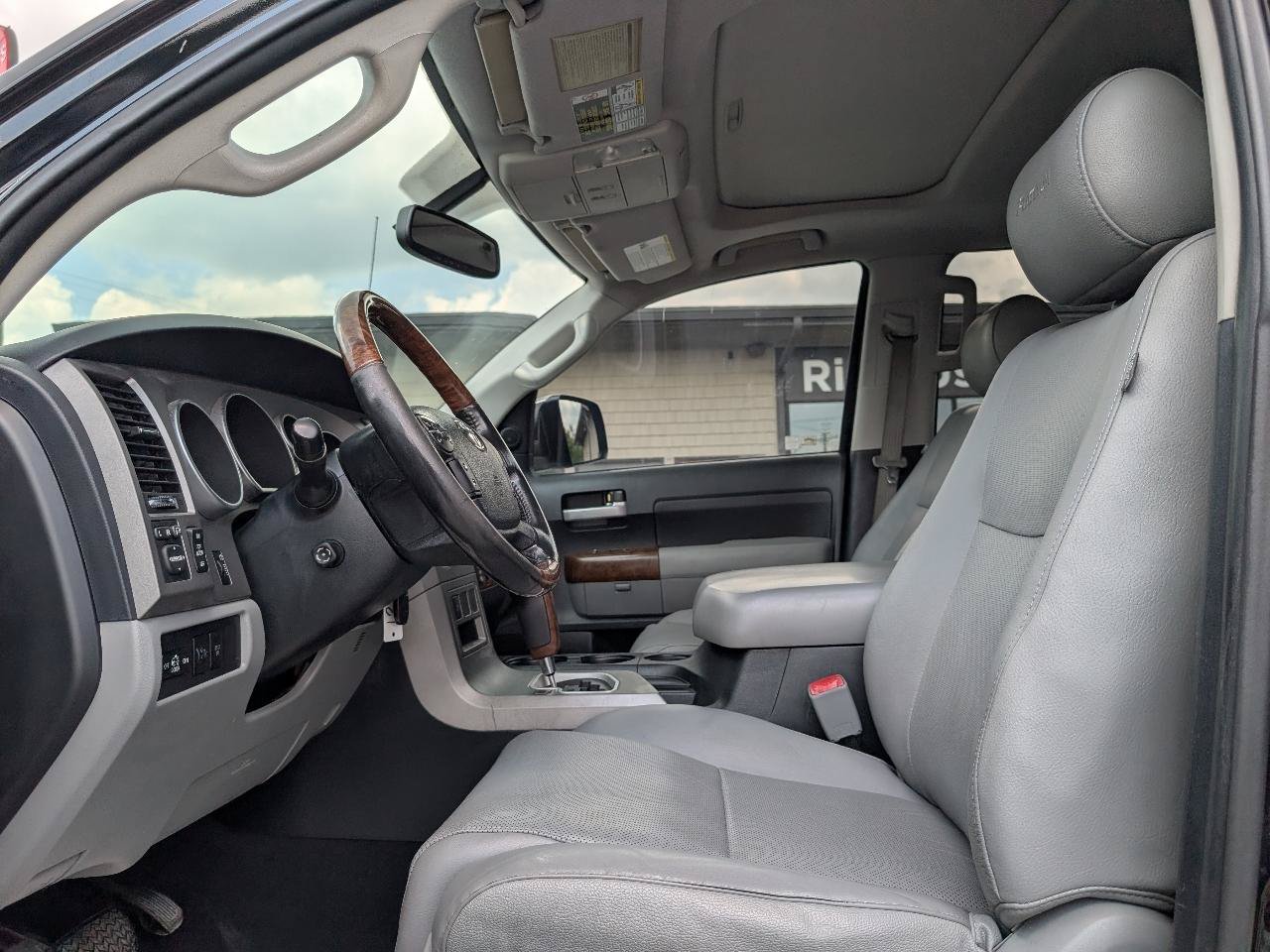 Used 2012 Toyota Tundra Limited w/ Platinum Pkg AWD/4WD image 12