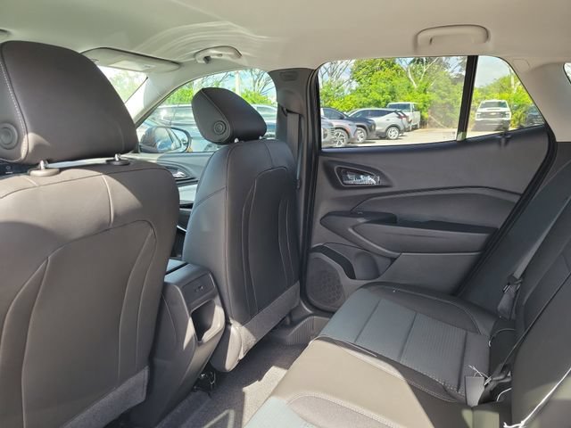 New 2026 Chevrolet Trax LT w/ Midnight Edition FWD image 7