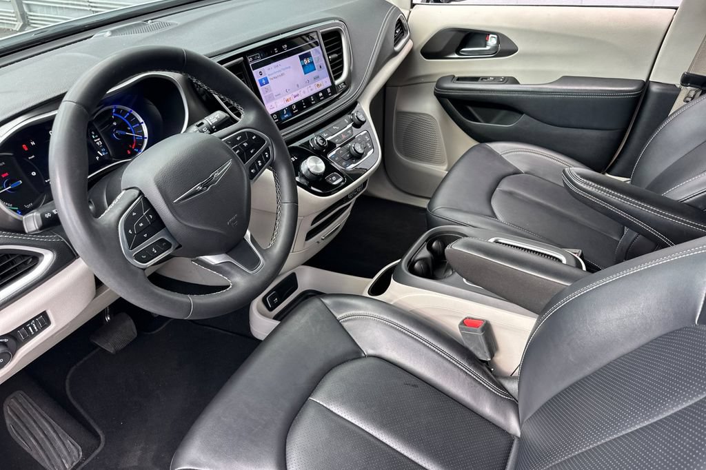 Used 2024 Chrysler Pacifica Limited FWD image 10