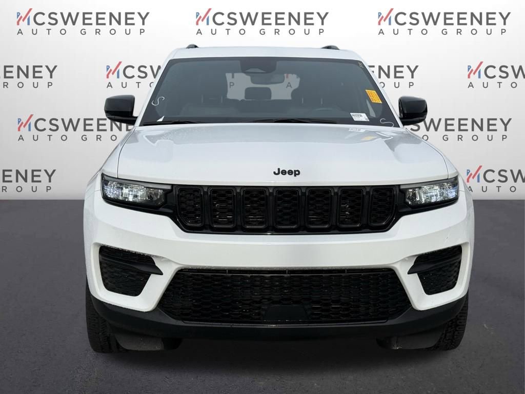 Used 2023 Jeep Grand Cherokee Altitude RWD image 6