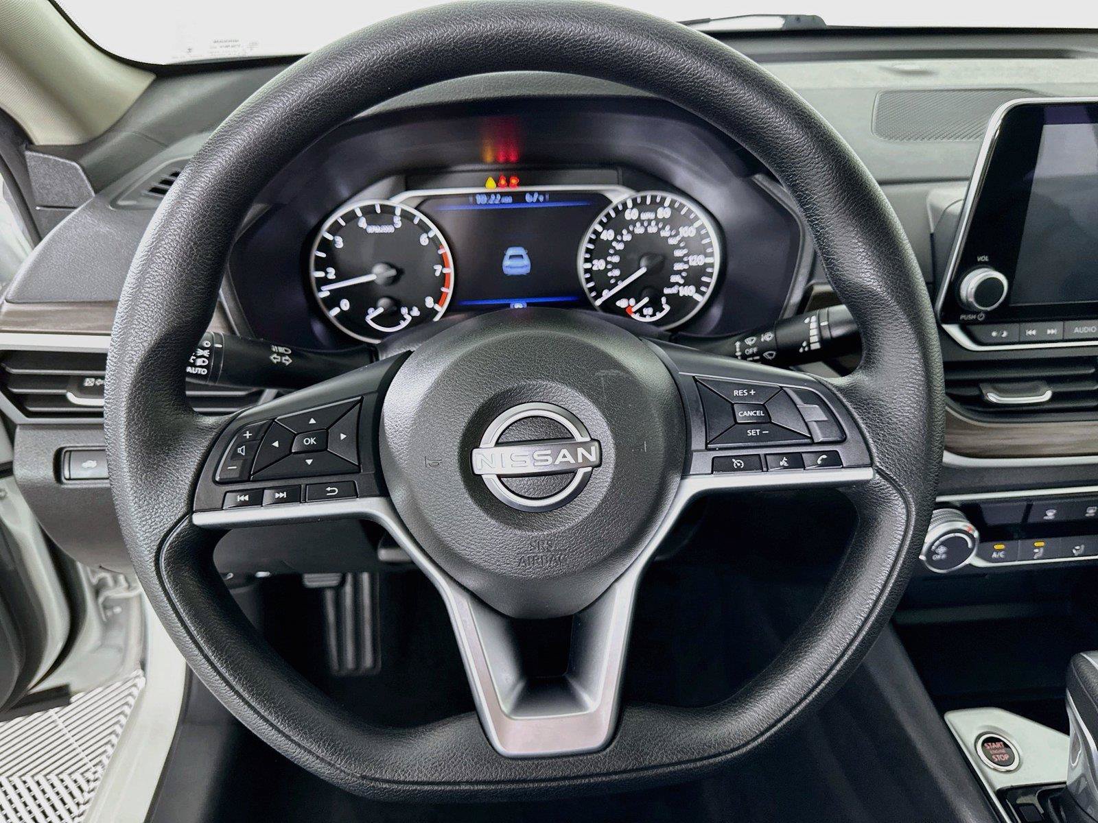 Used 2024 Nissan Altima 2.5 SV FWD image 17