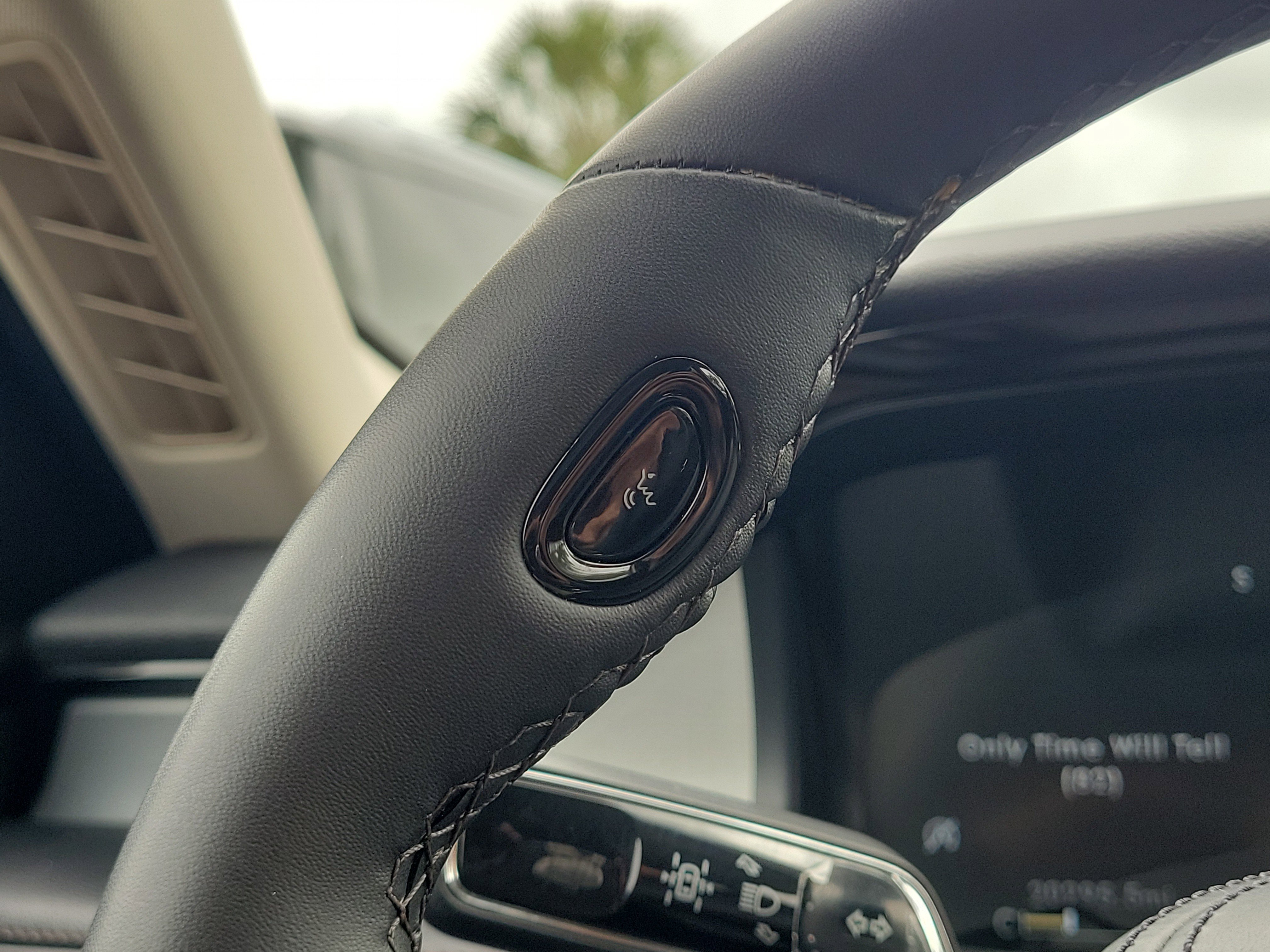 Used 2023 Lincoln Aviator 2WD w/ Premium Package image 22