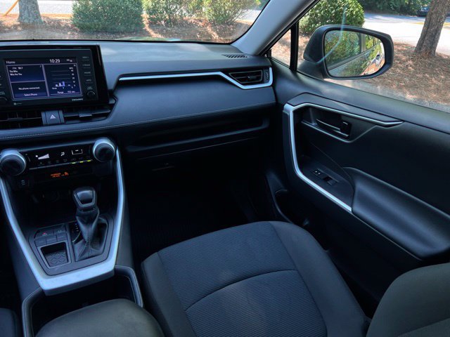 Used 2022 Toyota RAV4 LE FWD image 26