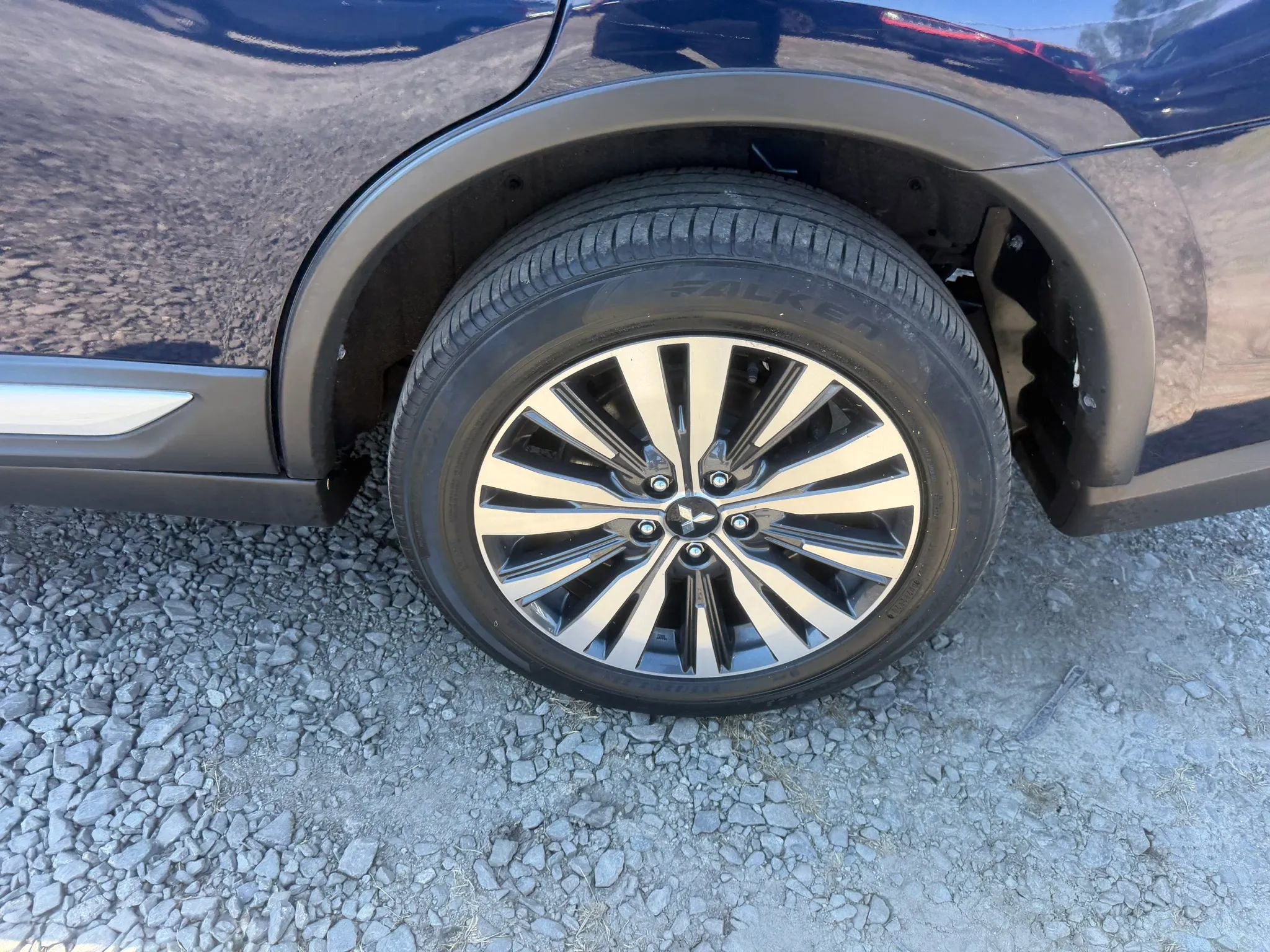 Used 2020 Mitsubishi Outlander ES AWD/4WD image 9