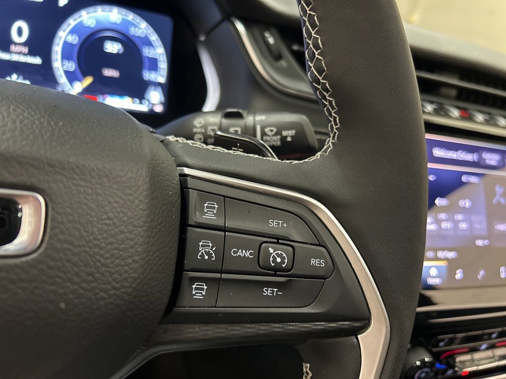 Used 2025 Jeep Grand Cherokee L Altitude image 25