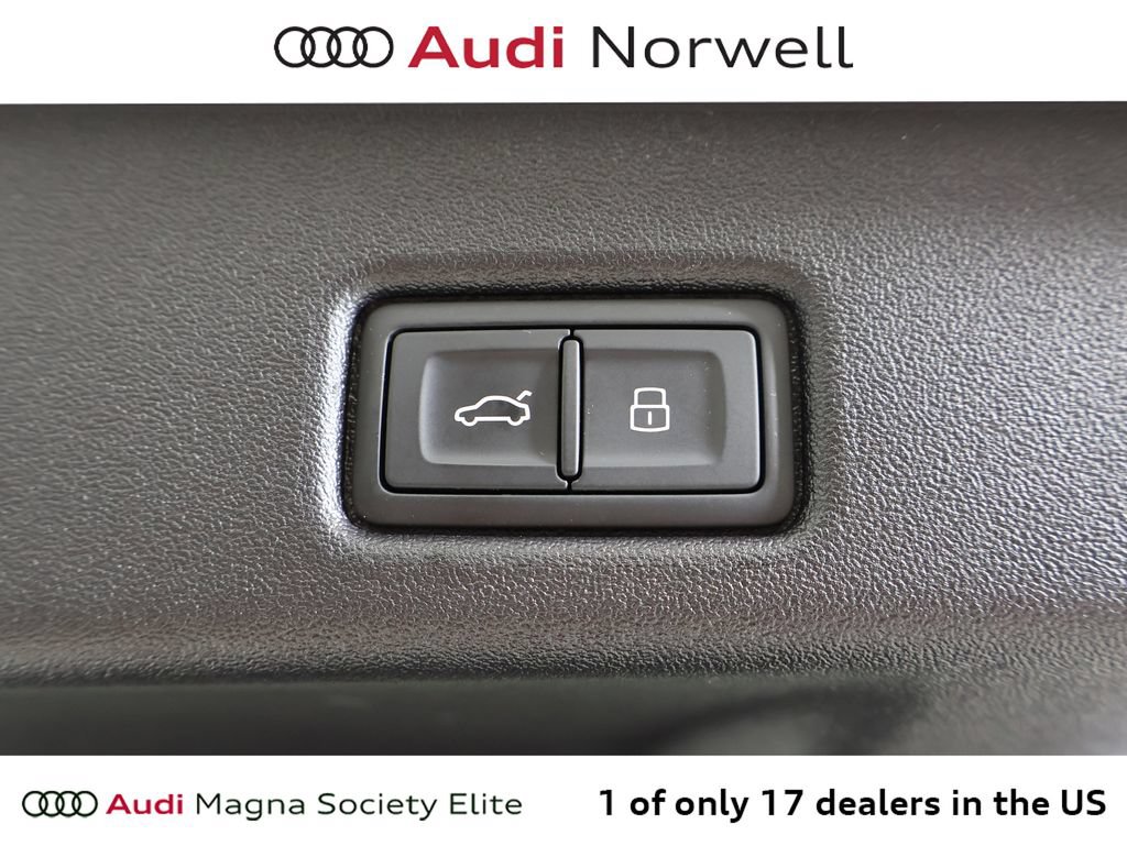 Used 2025 Audi Q5 Premium Plus w/ Premium Plus AWD/4WD image 17