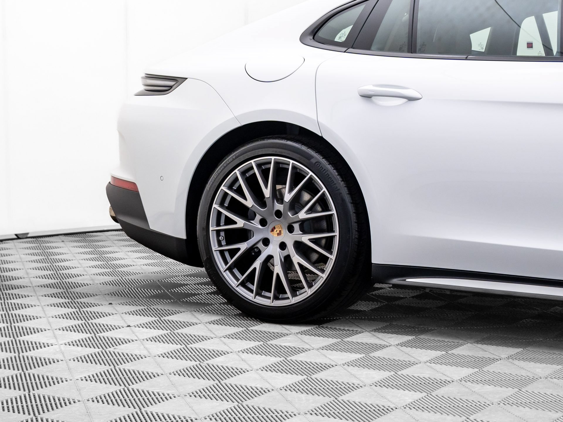 New 2026 Porsche Panamera 4 AWD/4WD image 33
