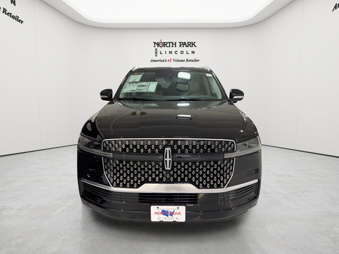 New 2026 Lincoln Navigator Premiere AWD/4WD image 32
