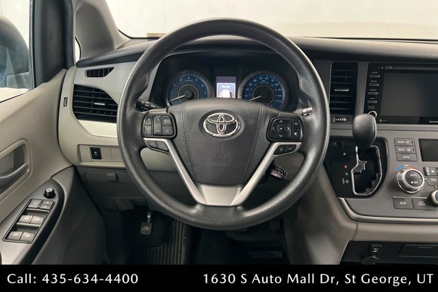 Used 2020 Toyota Sienna LE FWD image 12