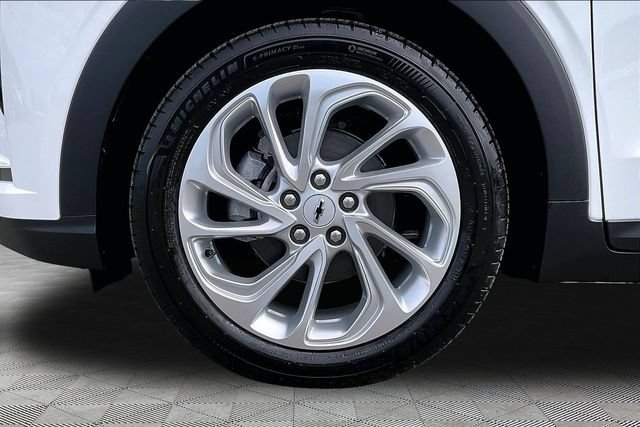 New 2027 Chevrolet Bolt LT w/ Comfort Package FWD image 13