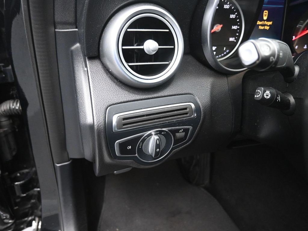 Used 2019 Mercedes-Benz C 300 Sedan image 13
