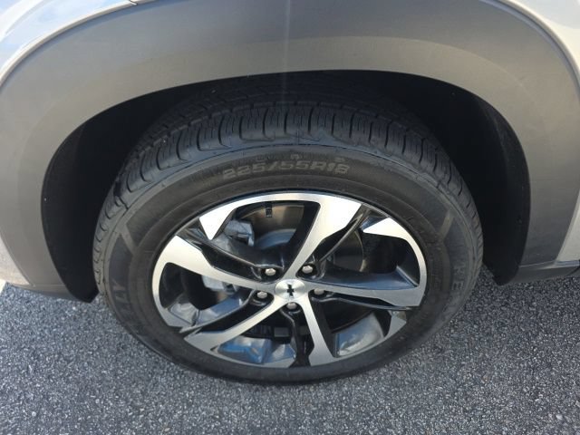 Used 2024 Chevrolet Trax RS FWD image 12