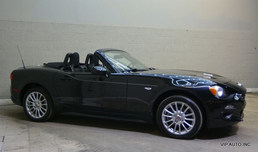 Used 2018 FIAT 124 Spider Classica w/ Technology & Siriusxm Group RWD image 4