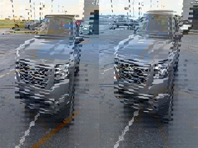 Used 2024 Nissan Frontier SV w/ SV Convenience Package image 3
